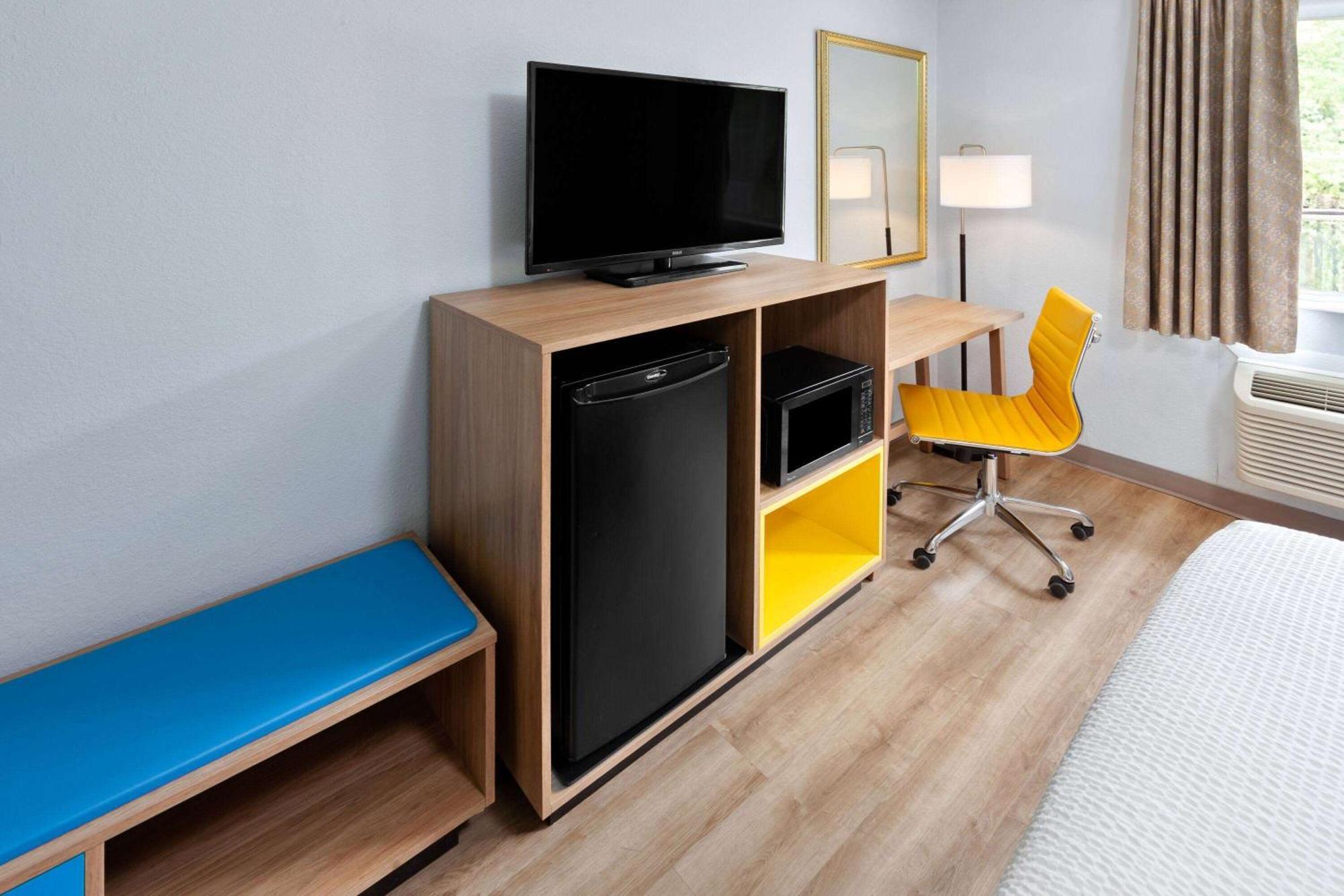Days Inn & Suites By Wyndham Siler City Exteriör bild