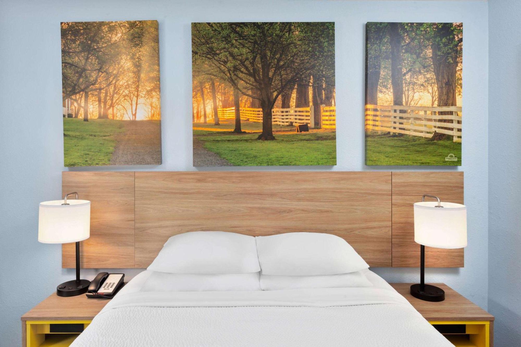 Days Inn & Suites By Wyndham Siler City Exteriör bild