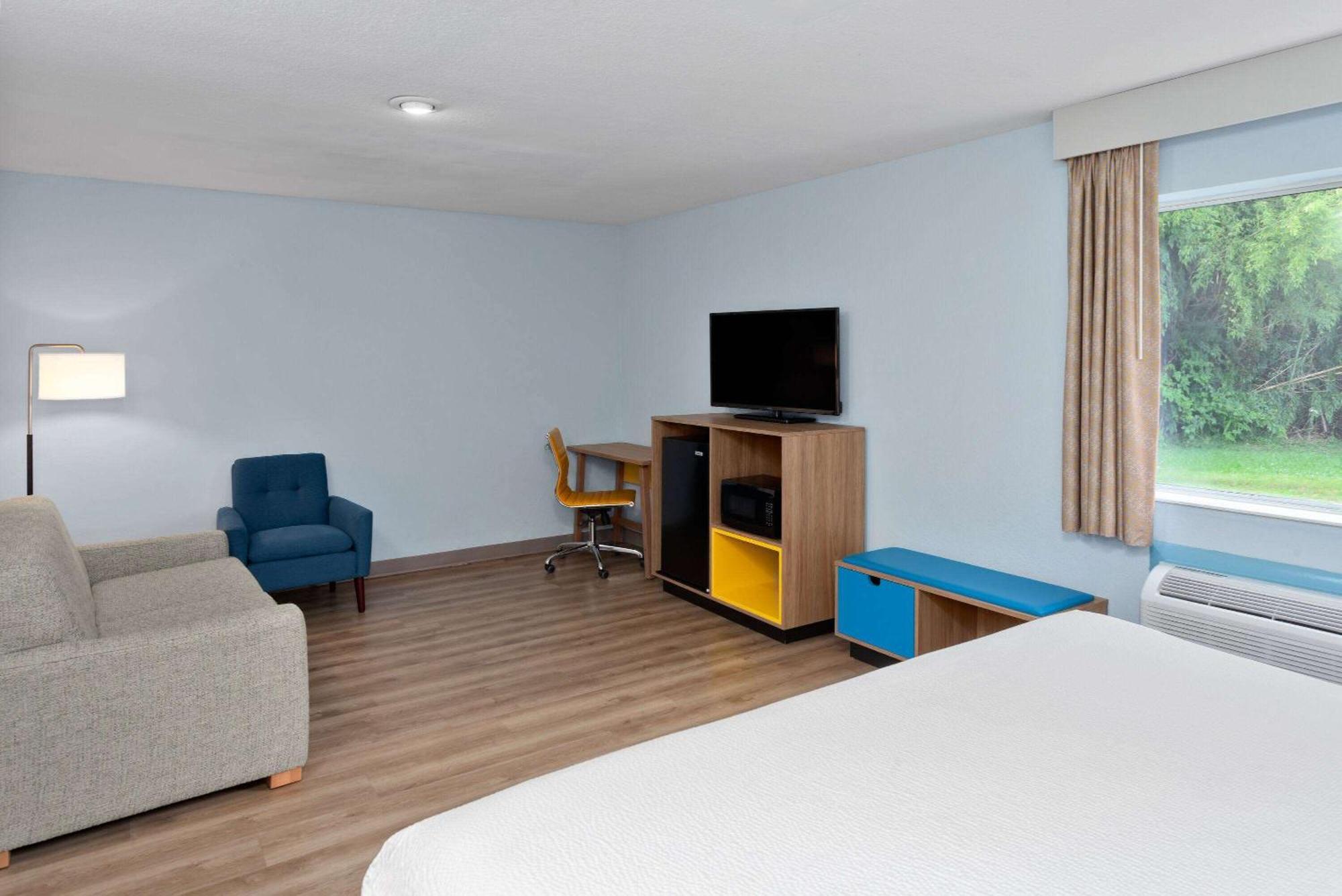 Days Inn & Suites By Wyndham Siler City Exteriör bild