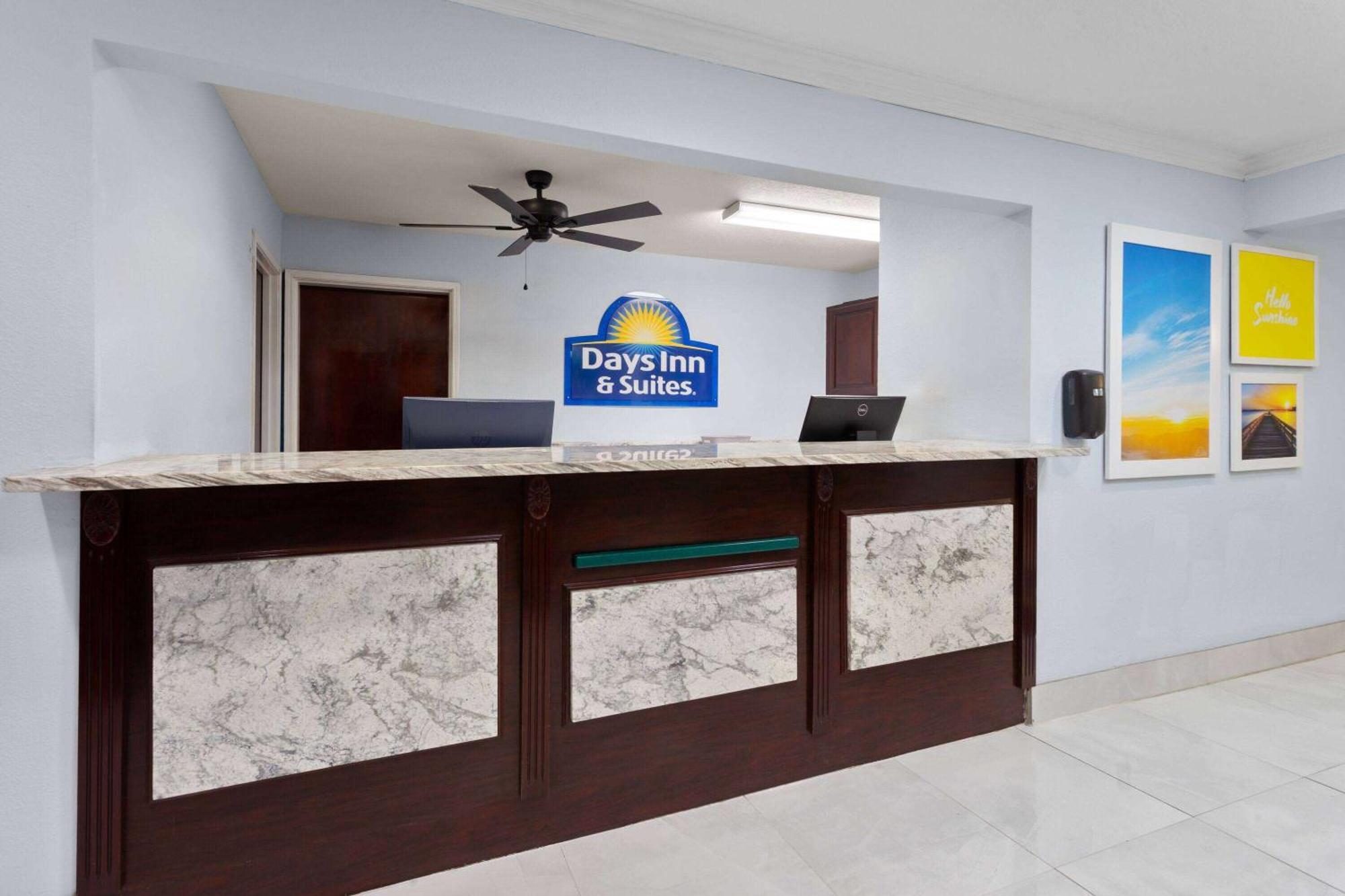 Days Inn & Suites By Wyndham Siler City Exteriör bild