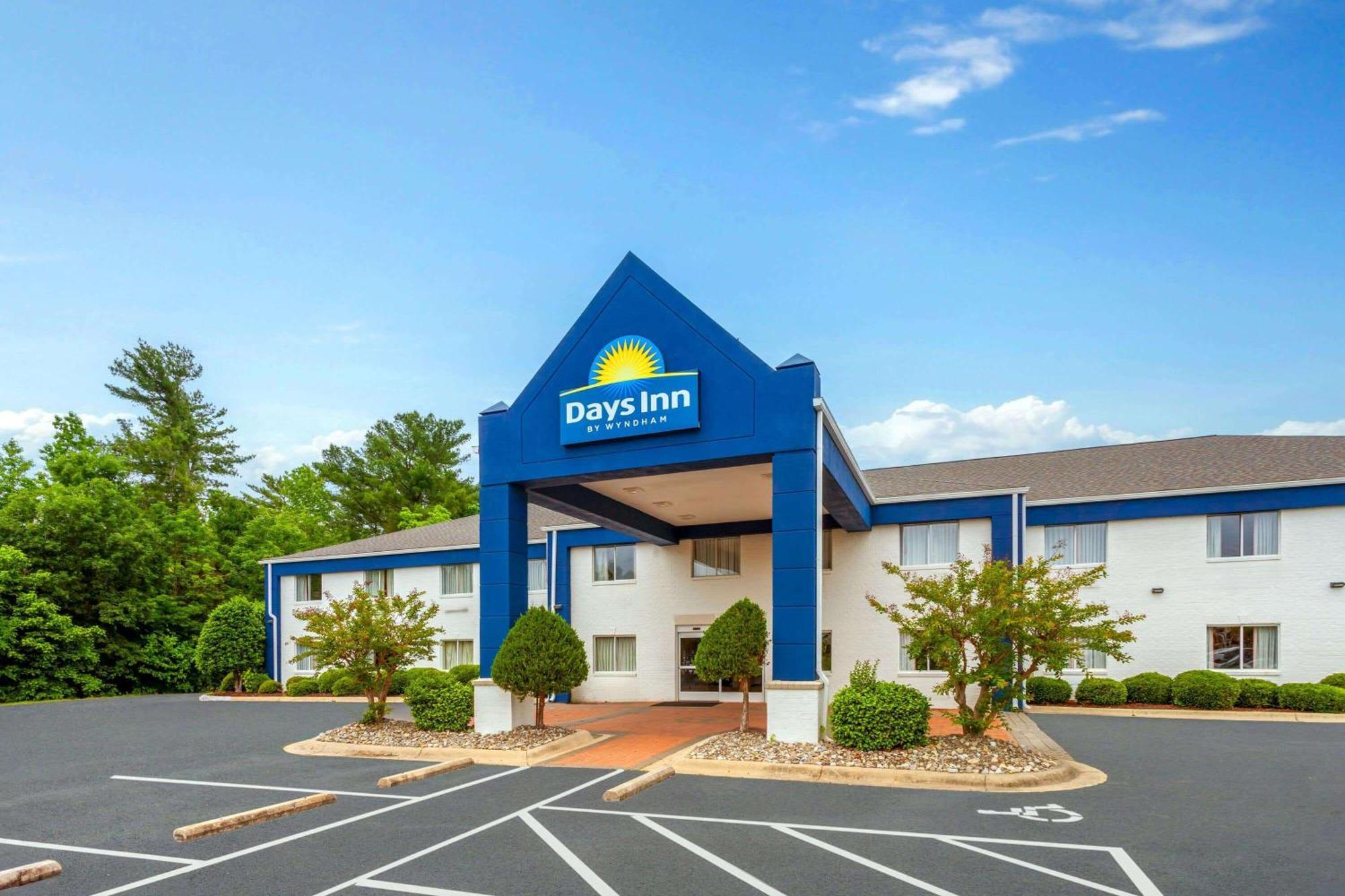Days Inn & Suites By Wyndham Siler City Exteriör bild